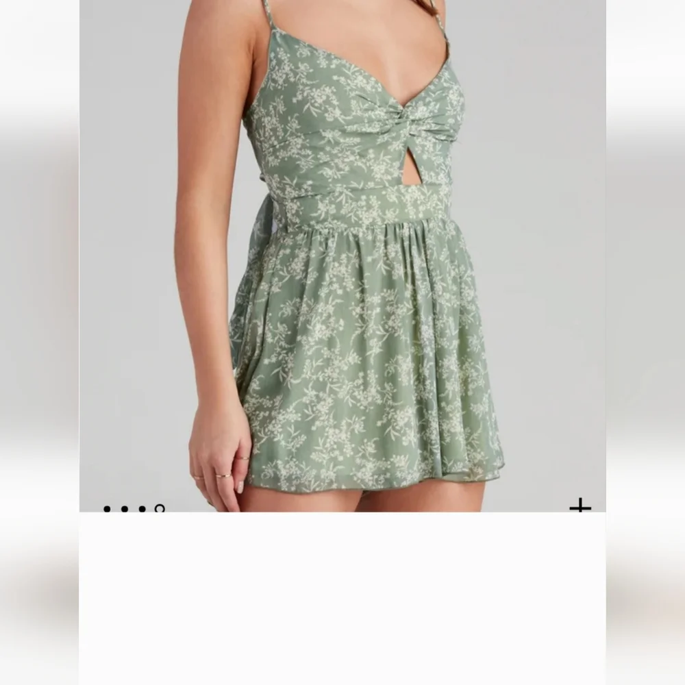 Windsor Rompers - Picture 2 of 9